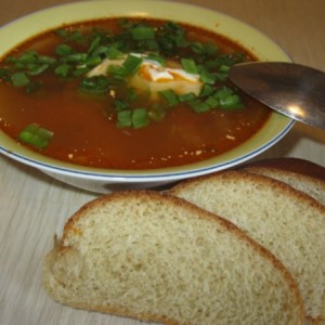 Томатный суп с зеленью